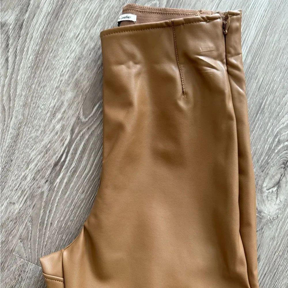 Abercrombie & Fitch Vegan Leather Leggings - Picture 3 of 10